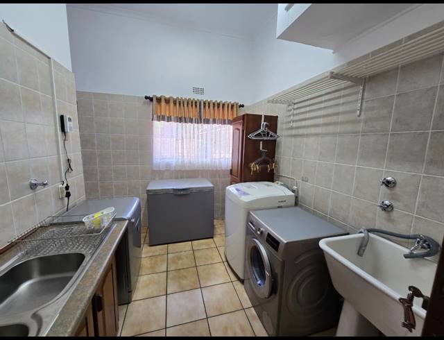 4 BEDROOM HOUSE FOR SALE IN THREE RIVERS EAST